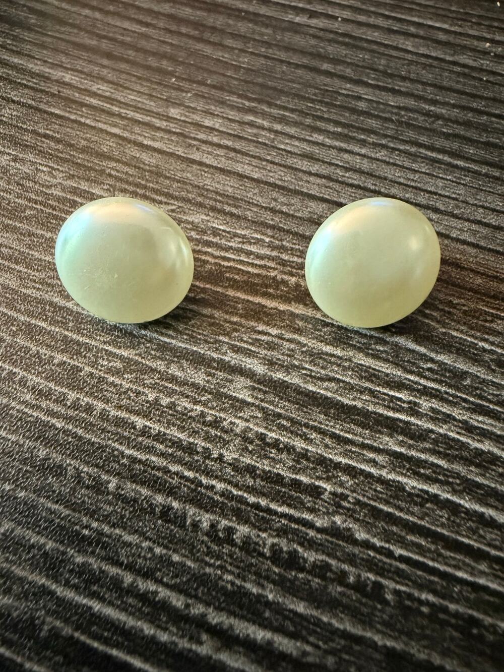 Vintage Sarah Coventry Faux Pearl Luminous Cabochon Clip On Earrings
